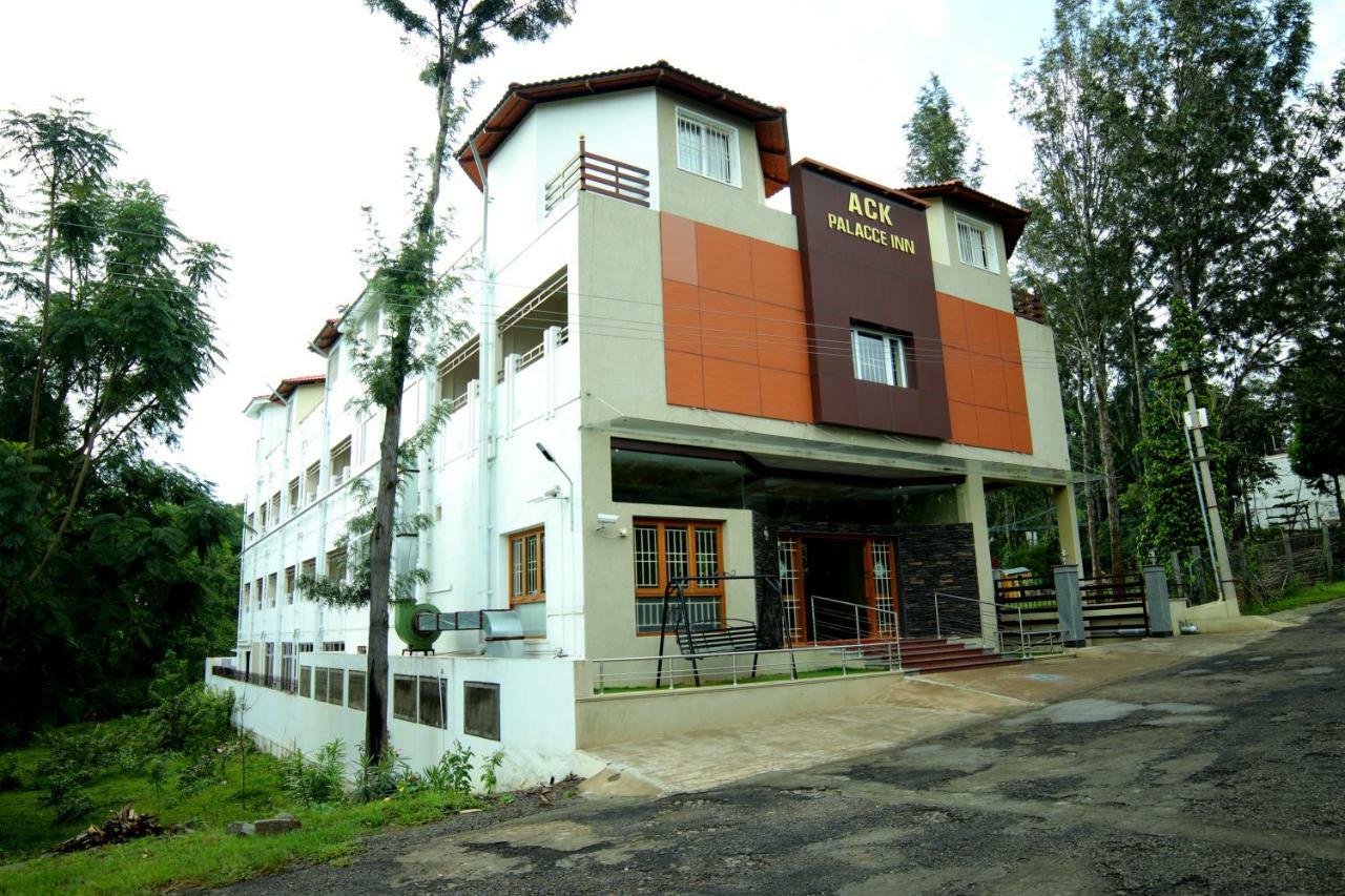 Ack Palacce Inn Yercaud Bagian luar foto